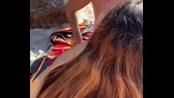 Amigas procuravam um pau para sentar enquanto cornos bebiam sem dar atenção dei o que elas tanto queriam uma grande rola pt 2