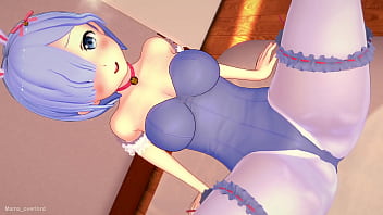 La caliente rem quiere estar cubierta de leche antes de irse a dormir sin censura