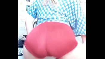 Gostosa dançando funk