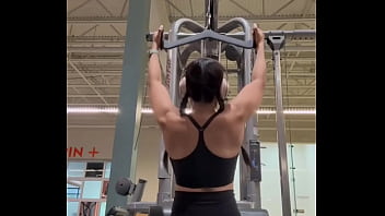 Lat pull downs improves upper body strength evansfitnessclub augusta georgia #latpulldown #latpulldowns #back #bac
