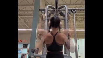 Lat pull downs improves upper body strength evansfitnessclub augusta georgia #latpulldown #latpulldowns #back #bac