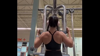 Lat pull downs improves upper body strength evansfitnessclub augusta georgia #latpulldown #latpulldowns #back #bac