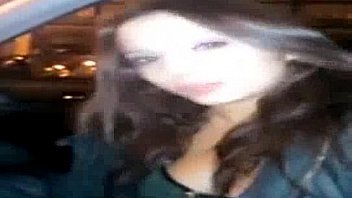 Promotora Deja Acabar En La Boca En El Carro thumbnail
