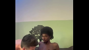 Magrinho E Com Pauzão De 23cm Gozou Duas Vezes De Tanto Prazer thumbnail