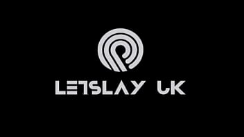 You Walk In On Your Girlfriends 22 Year Old Sister She Looks Over Her Shoulder At You Wiggles Her Arse And thumbnail