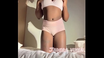 Rubbing my pussy on my favorite pillow