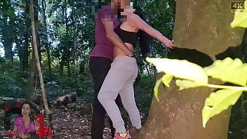 Conheci um seguidor no bosque maia em guarulhos e fomos foder no meio do mato