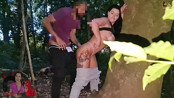 Conheci um seguidor no bosque maia em guarulhos e fomos foder no meio do mato