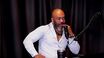 Ruiva safada mostra seu cu depois de dizer que o esposo sugeriu a entrada no meio liberal gosta de pau grande e grosso e não assiste as cenas bruna ferrari watch sheer red