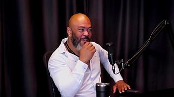 Ruiva safada mostra seu cu depois de dizer que o esposo sugeriu a entrada no meio liberal gosta de pau grande e grosso e não assiste as cenas bruna ferrari watch sheer red