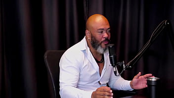 Ruiva safada mostra seu cu depois de dizer que o esposo sugeriu a entrada no meio liberal gosta de pau grande e grosso e não assiste as cenas bruna ferrari watch sheer red