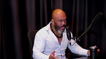 Ruiva safada mostra seu cu depois de dizer que o esposo sugeriu a entrada no meio liberal gosta de pau grande e grosso e não assiste as cenas bruna ferrari watch sheer red