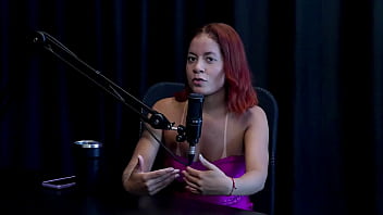 Ruiva safada mostra seu cu depois de dizer que o esposo sugeriu a entrada no meio liberal gosta de pau grande e grosso e não assiste as cenas bruna ferrari watch sheer red