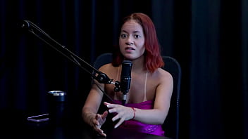 Ruiva safada mostra seu cu depois de dizer que o esposo sugeriu a entrada no meio liberal gosta de pau grande e grosso e não assiste as cenas bruna ferrari watch sheer red