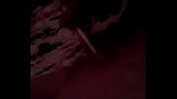 Botando pirulito na buceta