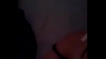 Botando pirulito na buceta