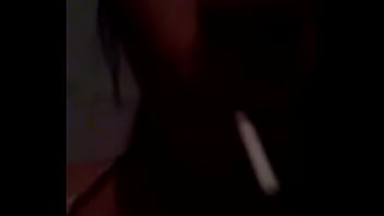 Botando pirulito na buceta