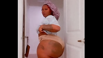 One big booty you gonna love to fuck