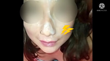 Termina con cum en la cara y su culo abierto