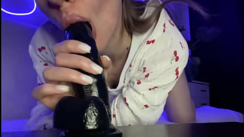 Yes daddy i want to suck your big dick