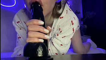 Yes daddy i want to suck your big dick