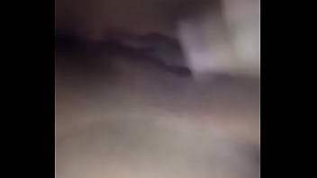 Passando o dedo na buceta