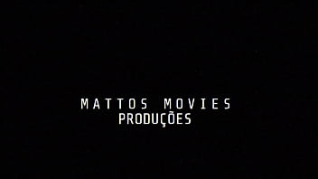 Fodendo o cu da novinha na cama ate molhar tudo de tesão squirt