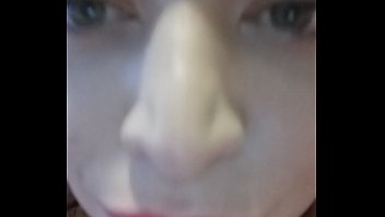 Tesão mechendo a buceta pra cima