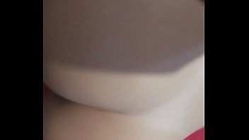 Tesão mechendo a buceta pra cima