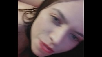 Tesão mechendo a buceta pra cima