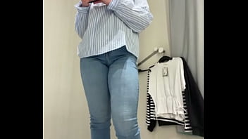Masturbate in the changing room Masturbate in the changing room