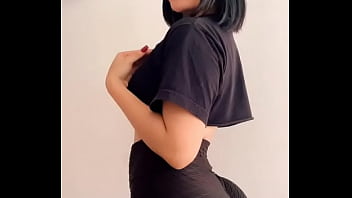 Ig model with small boobs