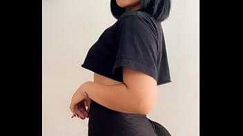 Ig model with small boobs