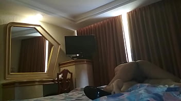 Mi amiga con beneficios ya se le hizo adiccion mi tolete y pues como hombre le tengo que responder hasta arrancarle el calzoncito