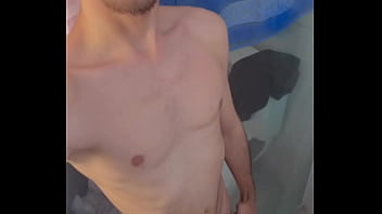 Novinho acordou inspirado e decidiu mostrar tudo