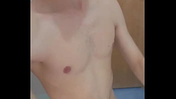 Novinho acordou inspirado e decidiu mostrar tudo