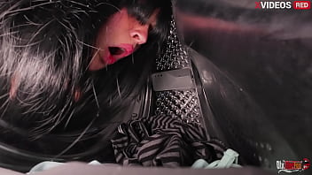 Fucking stupid stepmom in the ass when she's stuck in the washing machine