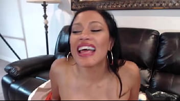 Fucking herself during live show slutty maxine x got horny af