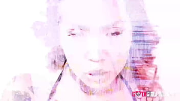 Stunning yumi sins explores her tight pussy to the edge