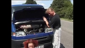 What better than a good blowjob when the car broke down