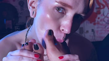 No one can resist the sexy feet of rotten venus