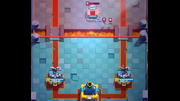 Detonando a mi pana en clash royale