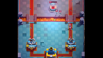 Detonando a mi pana en clash royale