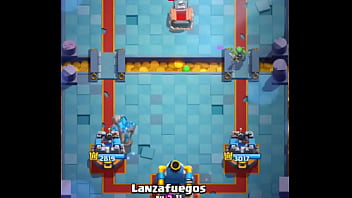 Detonando a mi pana en clash royale