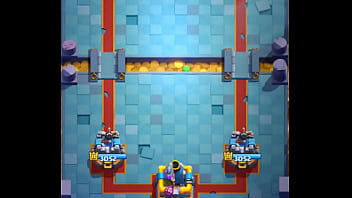 Detonando a mi pana en clash royale