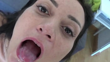 My friend fucks me while i'm putting on makeup and ends up cuming in my mouth