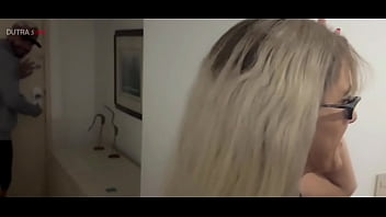 Uma troca de casal com meu primo enganei a novinha só para dar para o marido dela