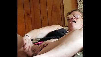 I love it when she fucks herself for me