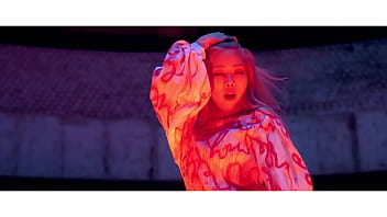 Loona kim lip eclipse mv