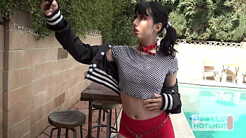 Brunette supermodel daphne dare hooks up with bryan gozzling